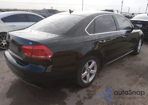 2012 Volkswagen Passat 2.5L Se z USA, uszkodzony, nr VIN 1VWBP7A37CC105852